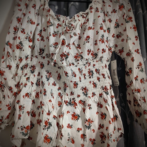 Top - Picture 2 of 5